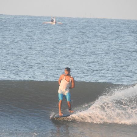 The Point Surfcamp Bali Hotel ปูลูกาน ภายนอก รูปภาพ