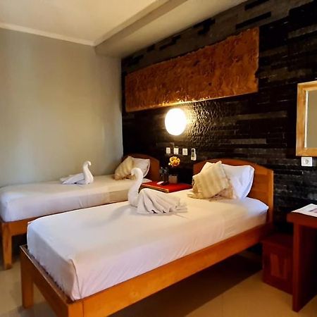 The Point Surfcamp Bali Hotel ปูลูกาน ภายนอก รูปภาพ