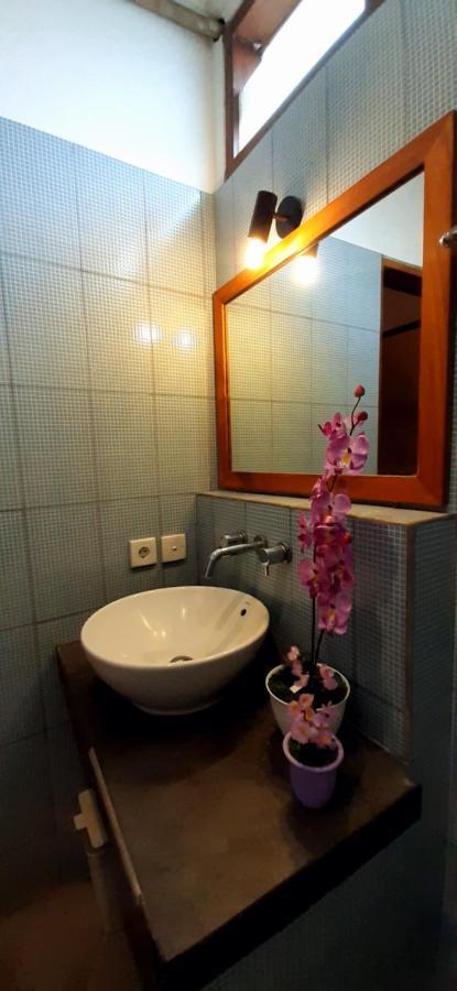 The Point Surfcamp Bali Hotel ปูลูกาน ภายนอก รูปภาพ
